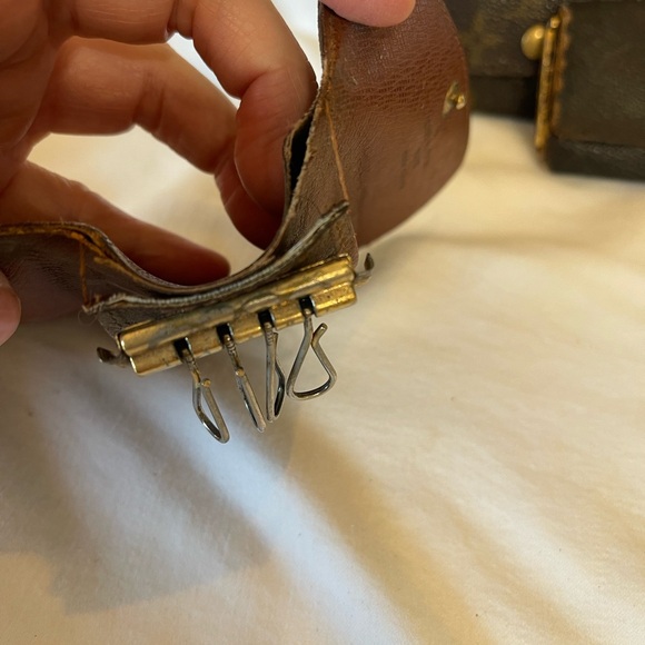 PROJECT BUNDLE of 3 Louis Vuitton Brown Monogram Key cases - Picture 7 of 15